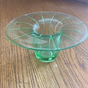 Elegant Green Glass Bowl Depression Glass : Green Art Glass 👀 Vase (?)